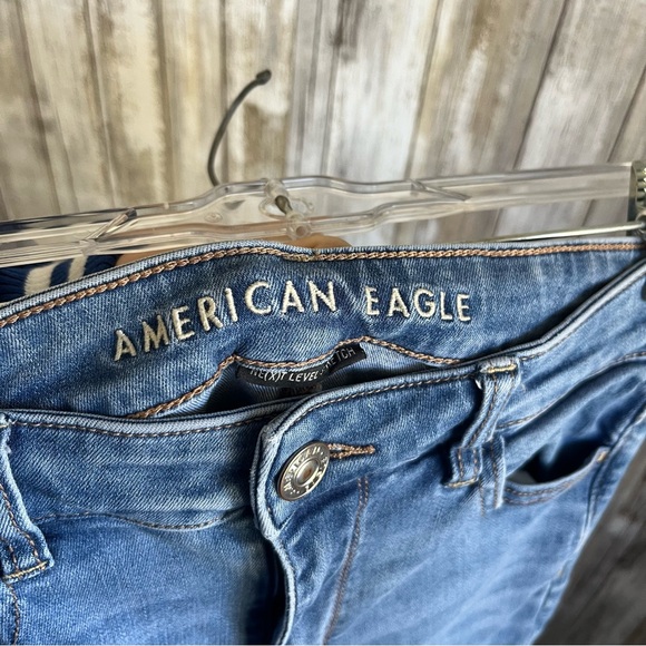 American Eagle High Rise Jegging Light Wash Short 8 - Picture 5 of 7